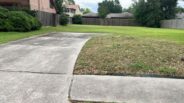 1007 Stoney Hill Drive, Houston, TX 77077
