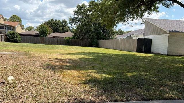 1007 Stoney Hill Drive, Houston, TX 77077