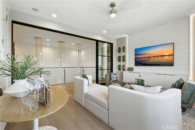 441 Narcissus, Irvine, CA 92602