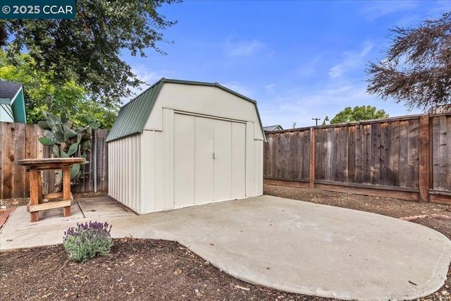 4081 Salem St, Concord, CA 94521