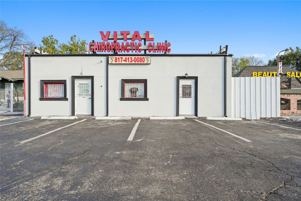 3017 E Lancaster Avenue, Fort Worth, TX 76103 — exterior