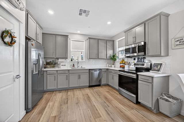 251 Cinema St, Sacramento, CA 95823