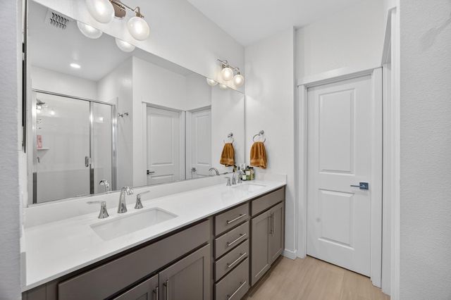 251 Cinema St, Sacramento, CA 95823