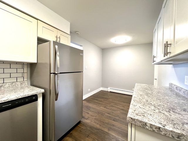 12151 S Western Avenue 3, Blue Island, IL 60406