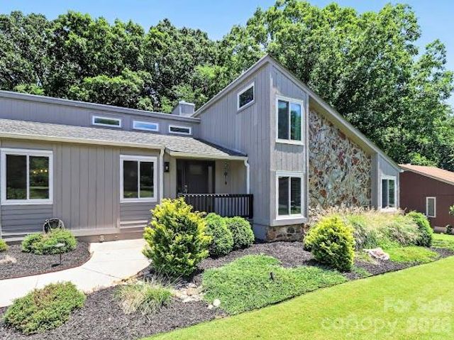 8401 Raintree Lane, Charlotte, NC 28277