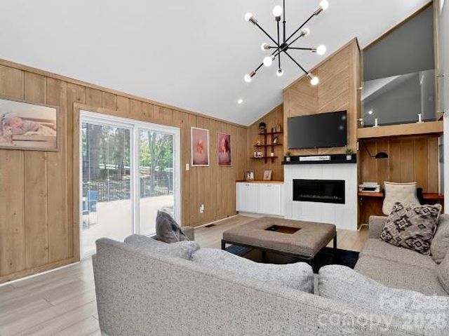8401 Raintree Lane, Charlotte, NC 28277