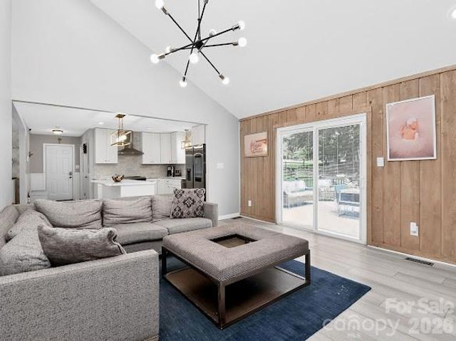 8401 Raintree Lane, Charlotte, NC 28277