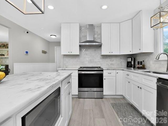 8401 Raintree Lane, Charlotte, NC 28277