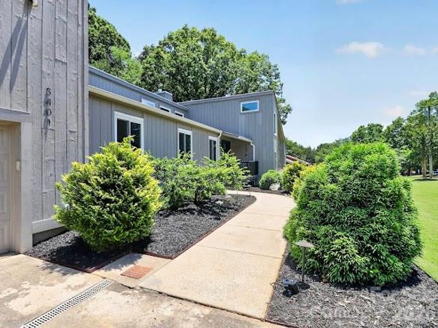 8401 Raintree Lane, Charlotte, NC 28277