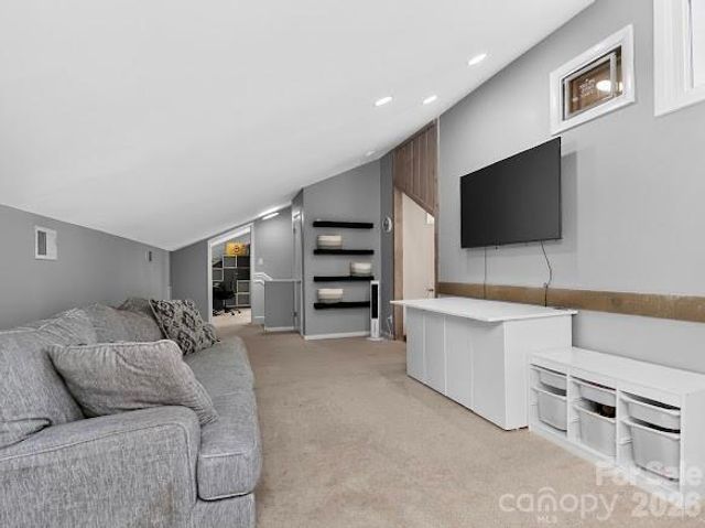 8401 Raintree Lane, Charlotte, NC 28277