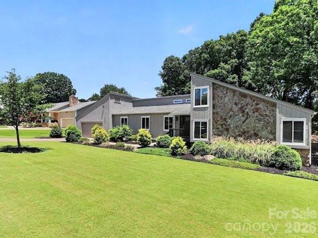 8401 Raintree Lane, Charlotte, NC 28277