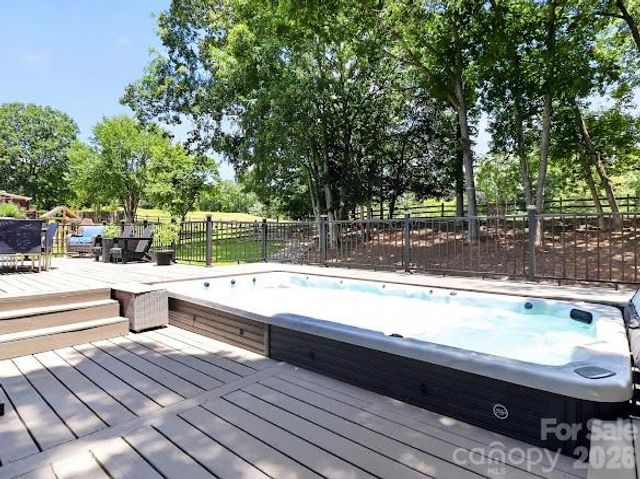 8401 Raintree Lane, Charlotte, NC 28277