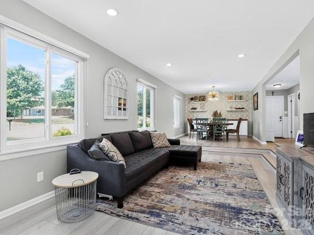 8401 Raintree Lane, Charlotte, NC 28277