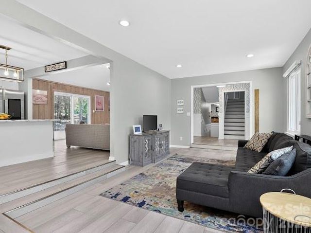 8401 Raintree Lane, Charlotte, NC 28277