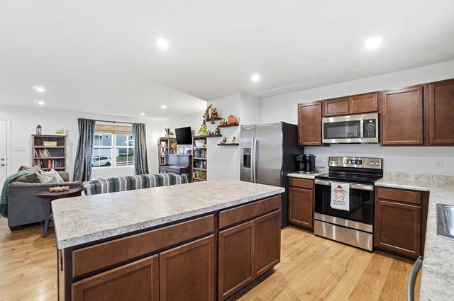 169 Chesapeake Circle 169 Chesapeake Circle, Springfield, OH 45505