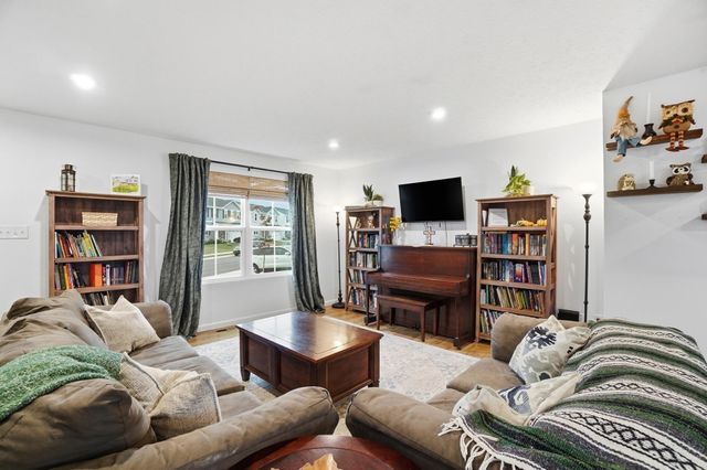 169 Chesapeake Circle 169 Chesapeake Circle, Springfield, OH 45505