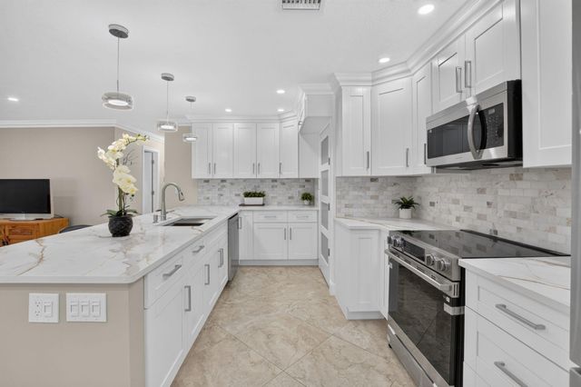 5790 WANDA Lane, Delray Beach, FL 33484