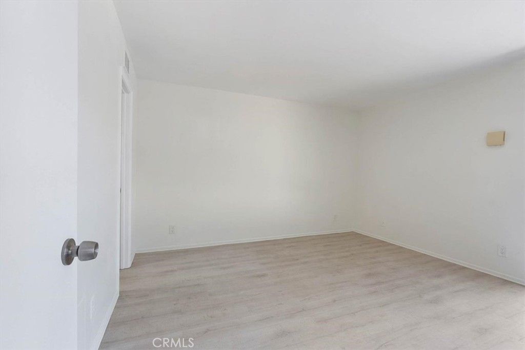 Image 15 of property listing at 7777 W 91st, Los Angeles, CA 90293