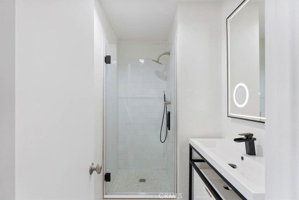 Image 17 of property listing at 7777 W 91st, Los Angeles, CA 90293