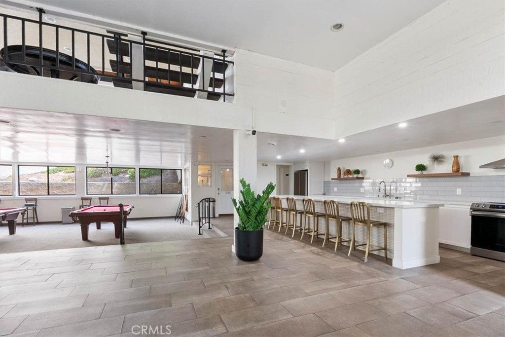 Image 29 of property listing at 7777 W 91st, Los Angeles, CA 90293
