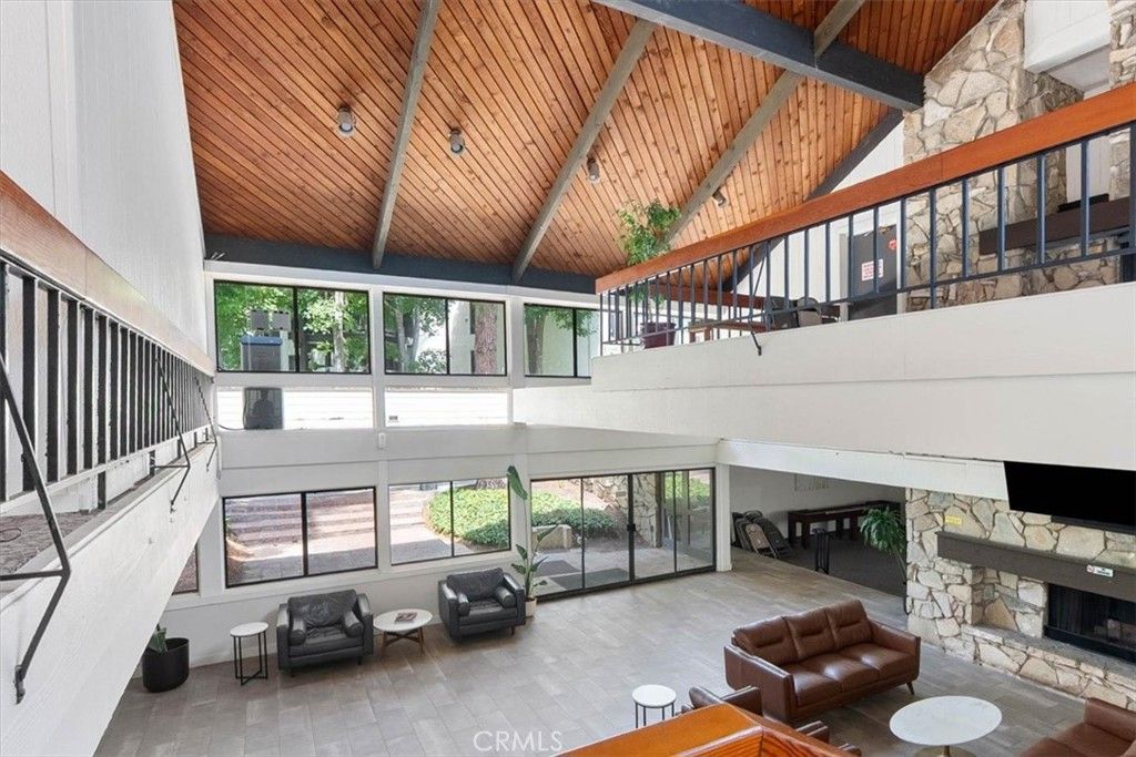 Image 31 of property listing at 7777 W 91st, Los Angeles, CA 90293