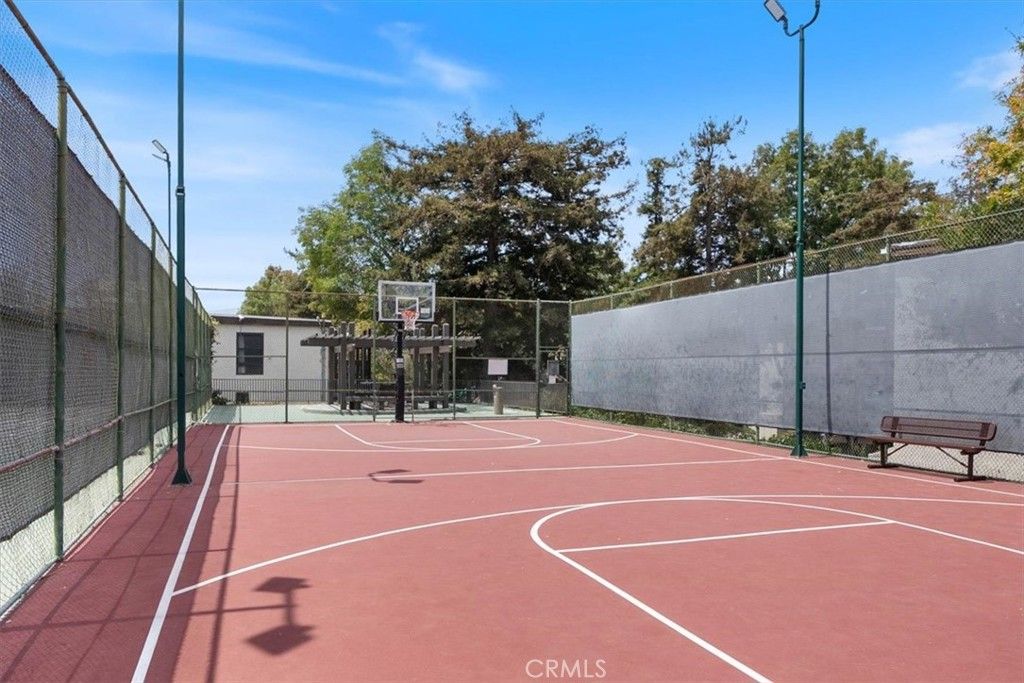Image 37 of property listing at 7777 W 91st, Los Angeles, CA 90293