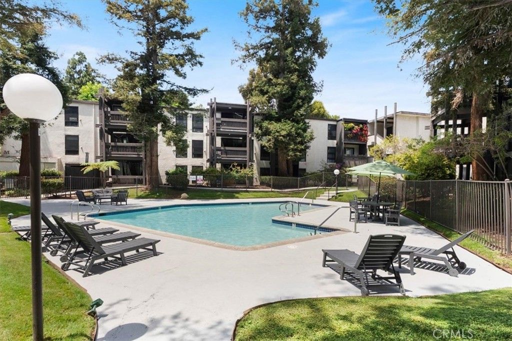 Image 39 of property listing at 7777 W 91st, Los Angeles, CA 90293