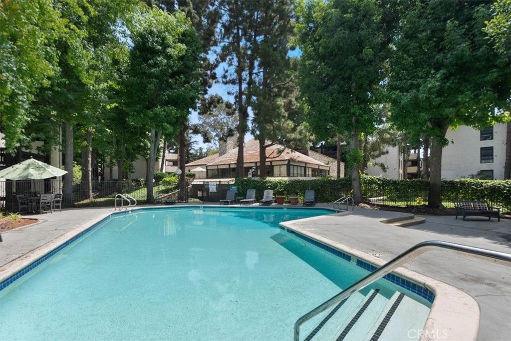 Image 41 of property listing at 7777 W 91st, Los Angeles, CA 90293