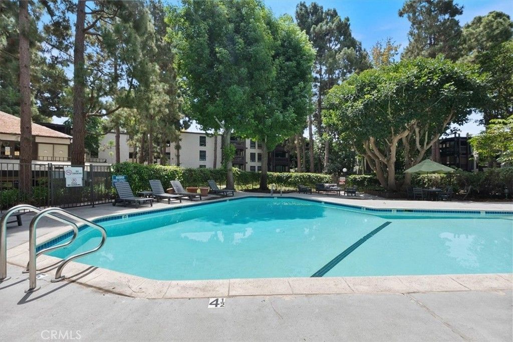 Image 42 of property listing at 7777 W 91st, Los Angeles, CA 90293