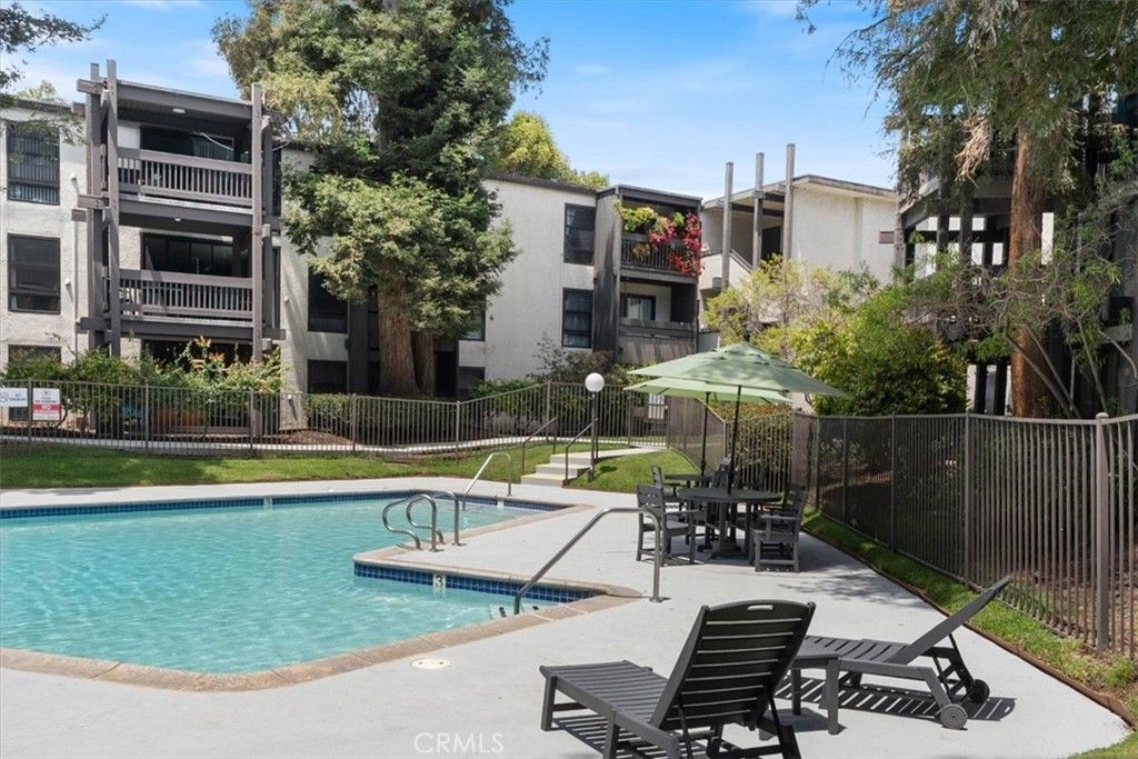 Image 43 of property listing at 7777 W 91st, Los Angeles, CA 90293
