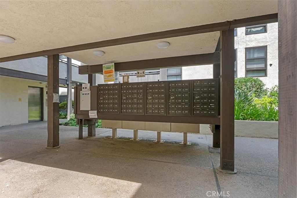 Image 44 of property listing at 7777 W 91st, Los Angeles, CA 90293