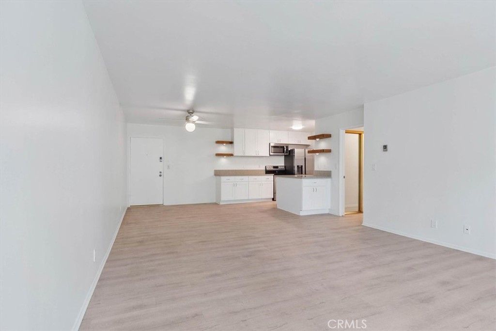 Image 8 of property listing at 7777 W 91st, Los Angeles, CA 90293