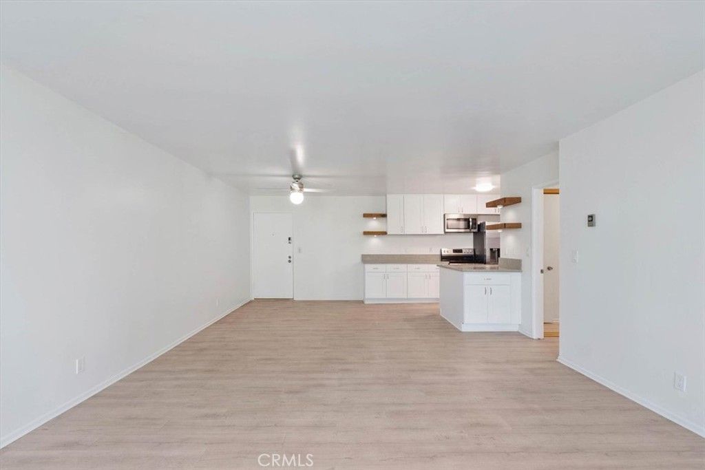 Image 9 of property listing at 7777 W 91st, Los Angeles, CA 90293