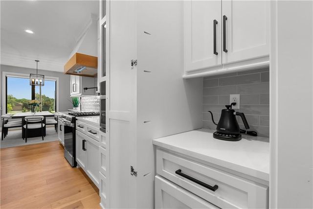 9717 Ingrid Street, De Soto, KS 66018
