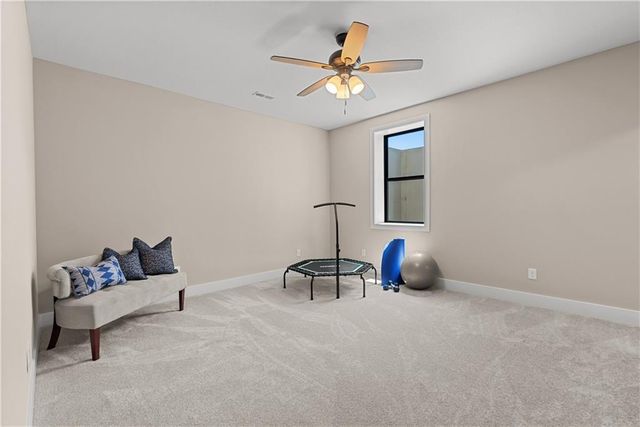 9717 Ingrid Street, De Soto, KS 66018