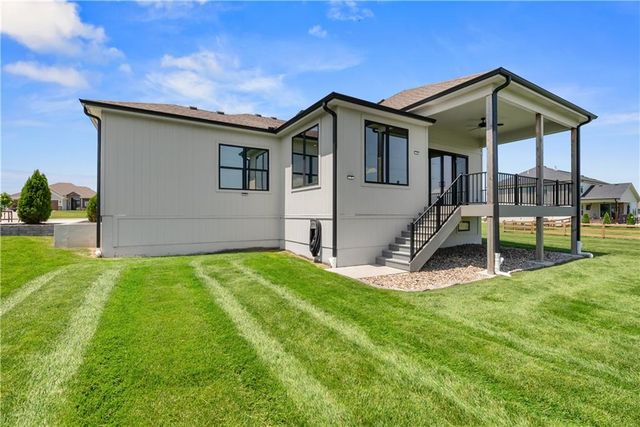 9717 Ingrid Street, De Soto, KS 66018