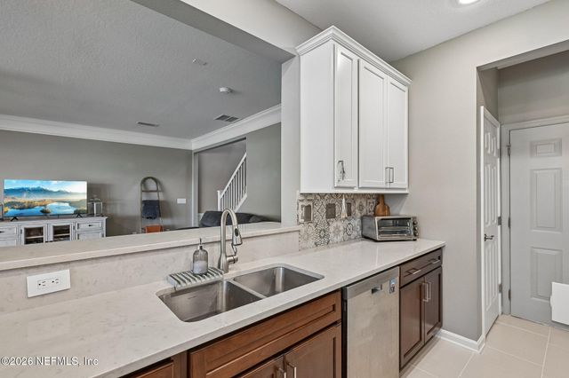 11211 CASTLEMAIN Circle N, Jacksonville, FL 32256