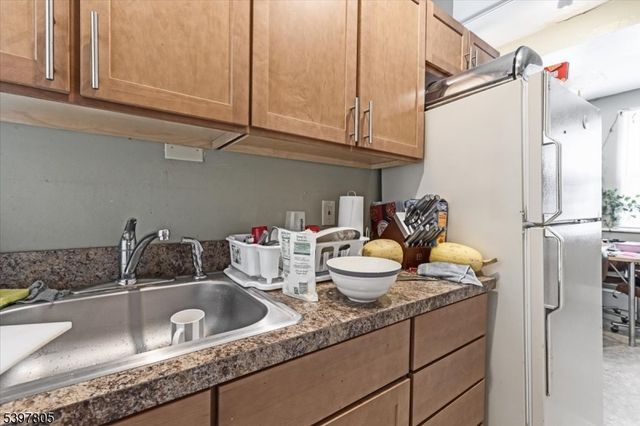 99 S Main St, Phillipsburg Town, NJ 08865