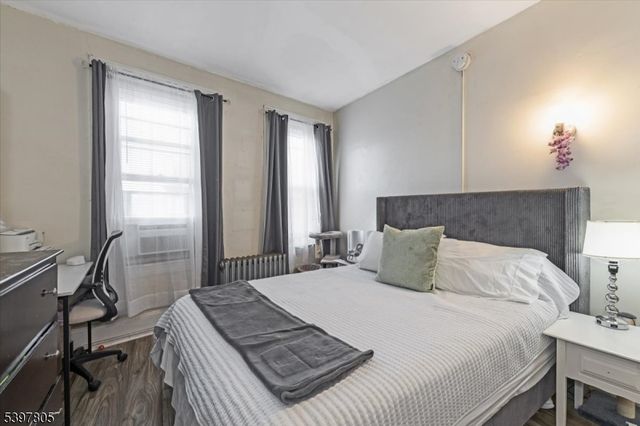 99 S Main St, Phillipsburg Town, NJ 08865