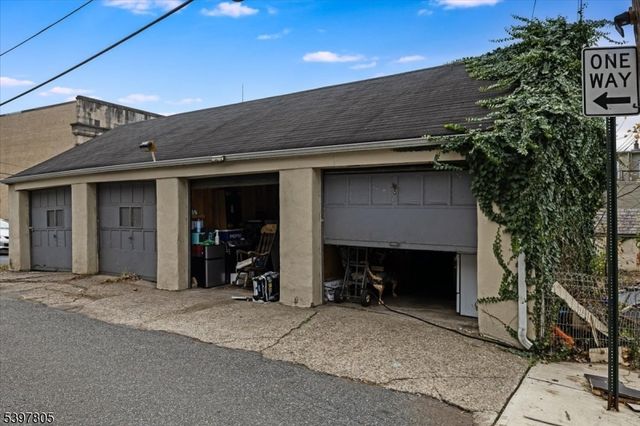 99 S Main St, Phillipsburg Town, NJ 08865