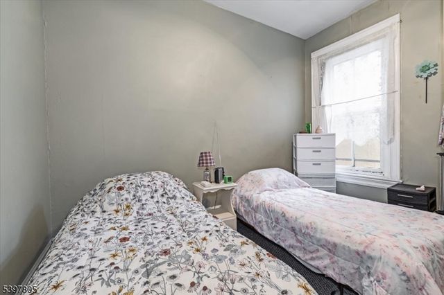 99 S Main St, Phillipsburg Town, NJ 08865