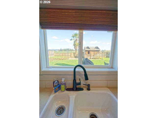 763 Se BOYSEN Ln, Dundee, OR 97115