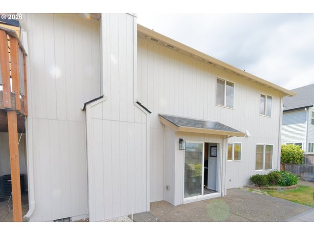 763 Se BOYSEN Ln, Dundee, OR 97115