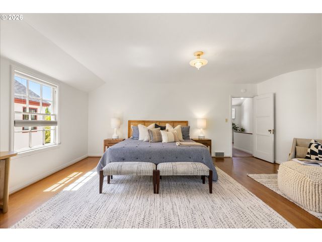 3045 Ne 32ND Pl, Portland, OR 97212