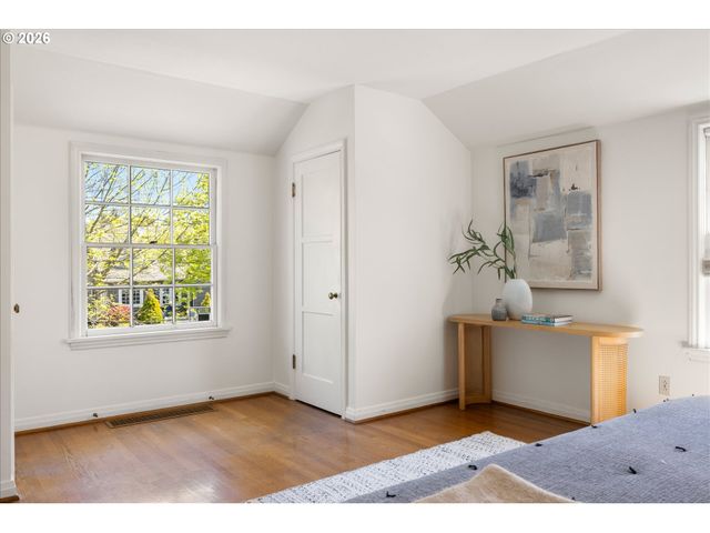3045 Ne 32ND Pl, Portland, OR 97212