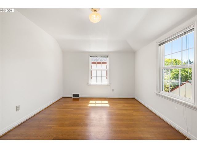 3045 Ne 32ND Pl, Portland, OR 97212