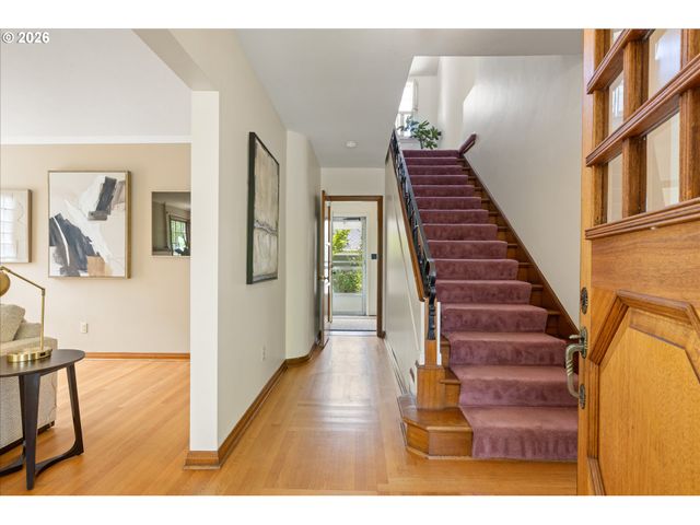 3045 Ne 32ND Pl, Portland, OR 97212