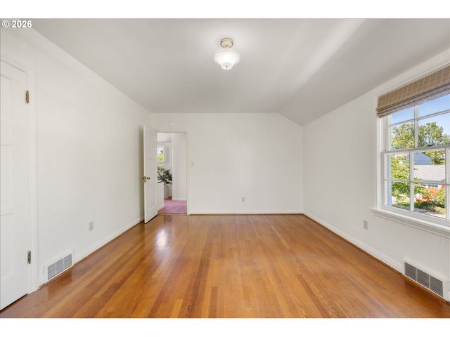3045 Ne 32ND Pl, Portland, OR 97212