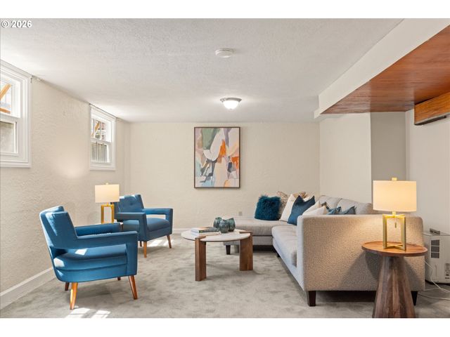 3045 Ne 32ND Pl, Portland, OR 97212