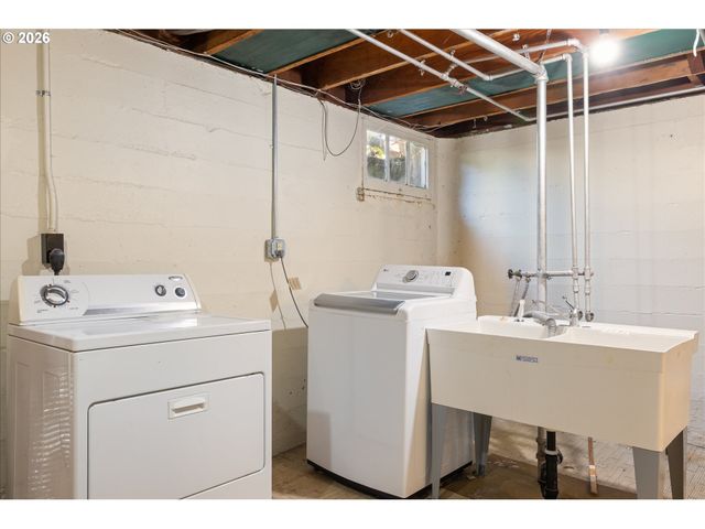 3045 Ne 32ND Pl, Portland, OR 97212